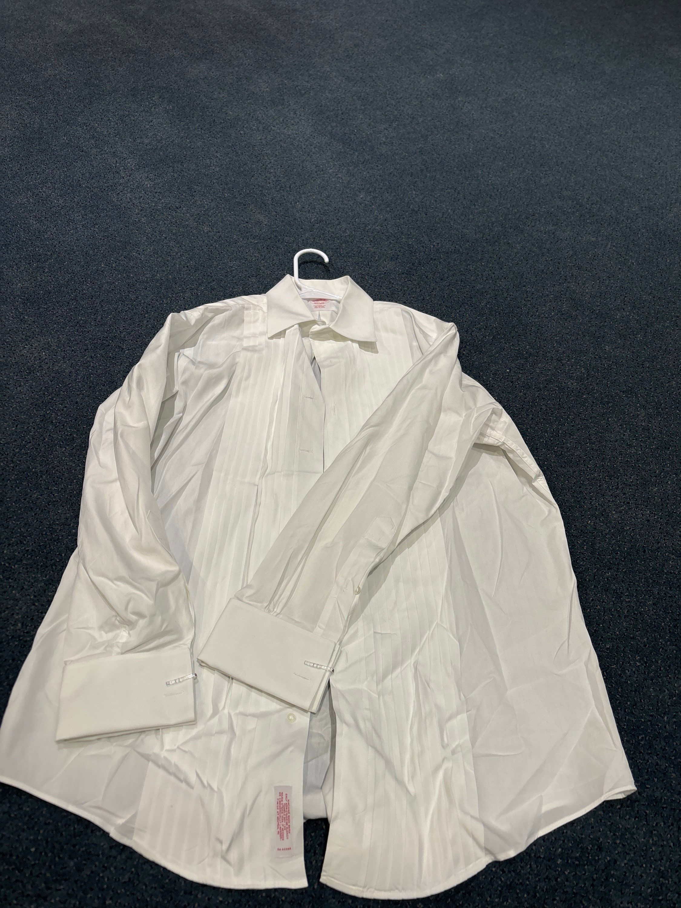 Brooks Brothers men’s button down (Y16)