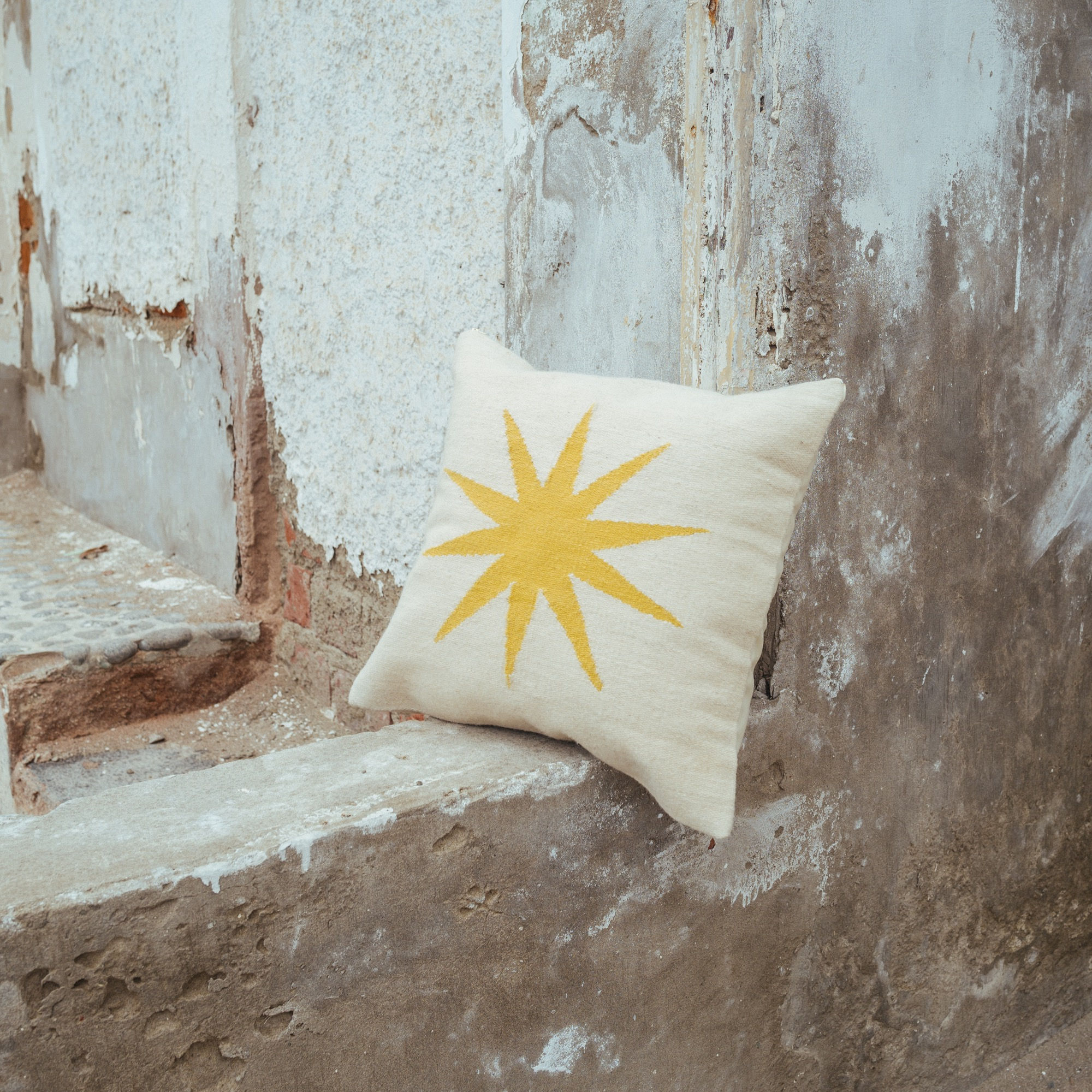 Estrella Cushion