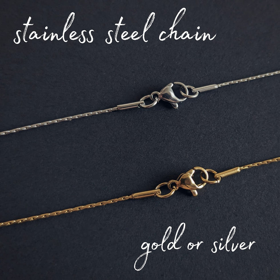 Miniaturbild: Kette mit einem rohen Edelstein in gold oder silber 