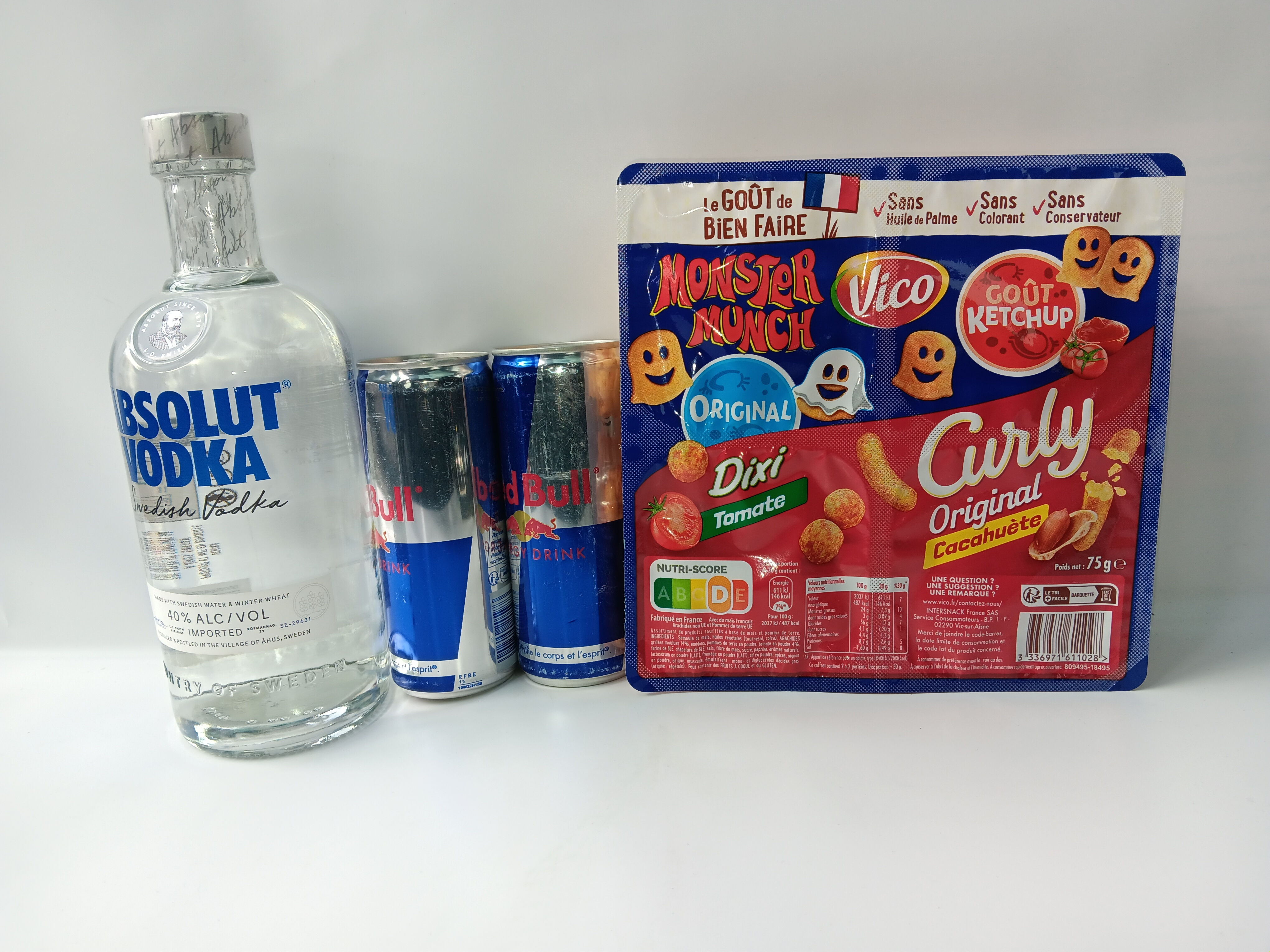 Vodka Absolut 70cl + 2 Red Bull 25cl + Curly Club 90g.