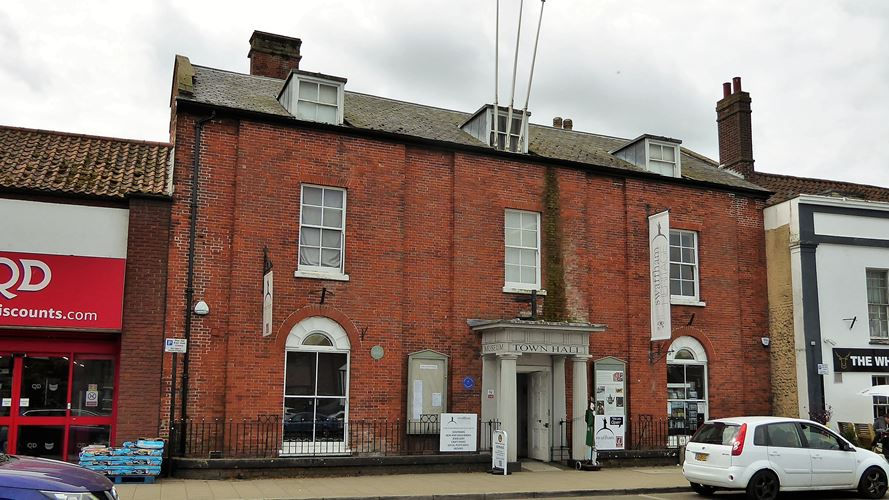 Swaffham Jewellery and Antiques Roadshow