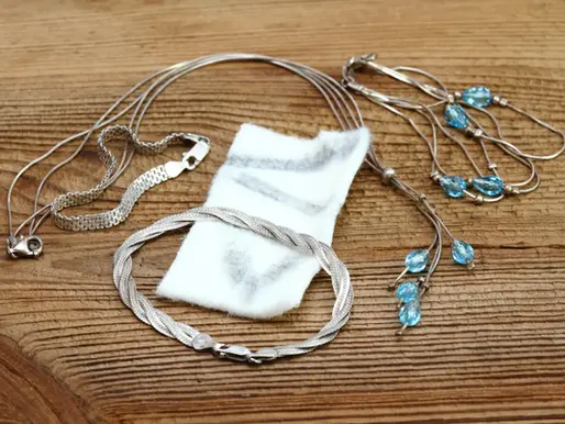 Silver Jewellery Care 101: Expert-Approved Methods for Maximum Shine