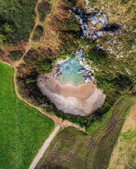 09-1-2021 Asturias week (Green) Our favorite beaches of Asturias 1 Playa de Gulpiyuri.jpe