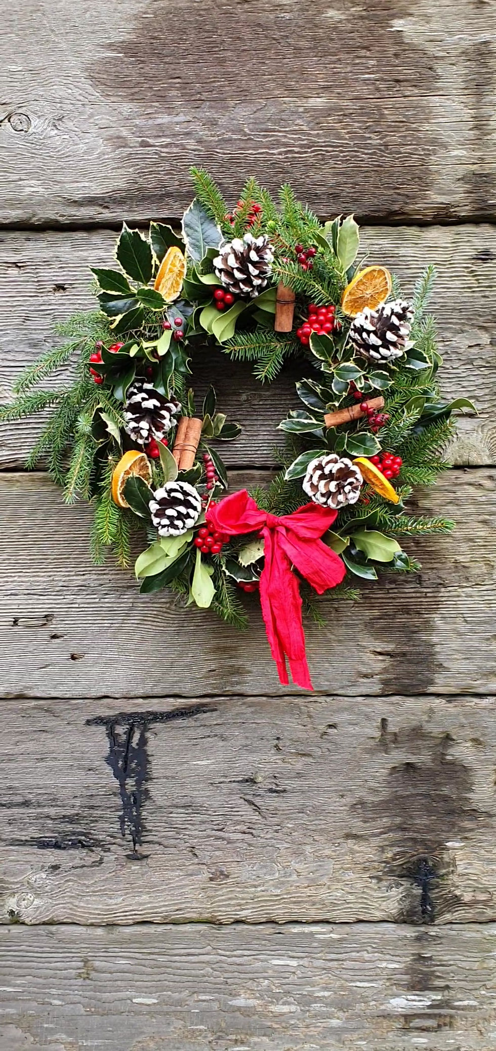 Thumbnail: A Traditional Christmas Wreath