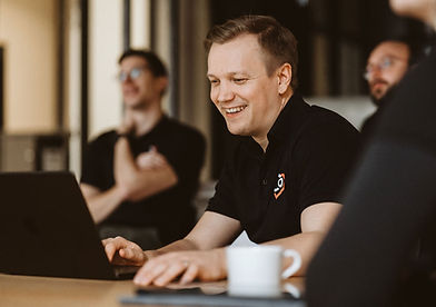 Robin Hammargren im Team.jpg