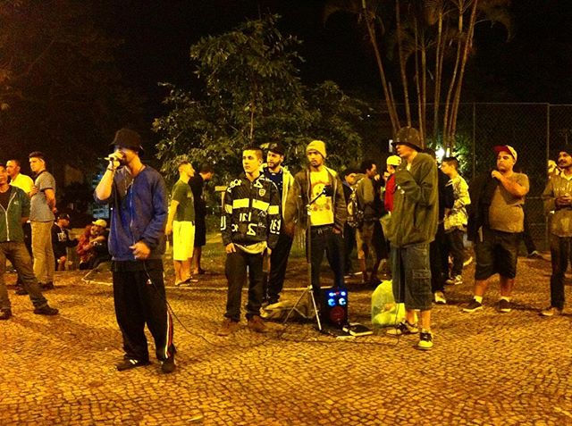 Fala ae galera!! Então, ta aí uma foto do Pocket show dos manos do Chinatown mc's que representaram