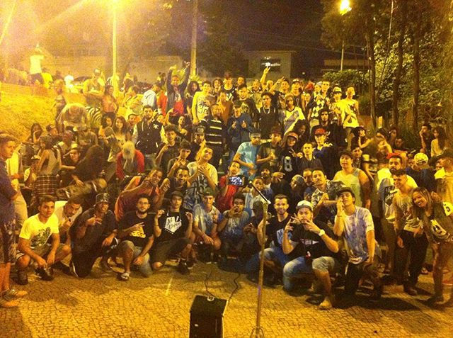 Salve família! Foto do campeão ( Fael ) com a galera!! E na segunda chave o campeão foi Lk! _A próxi