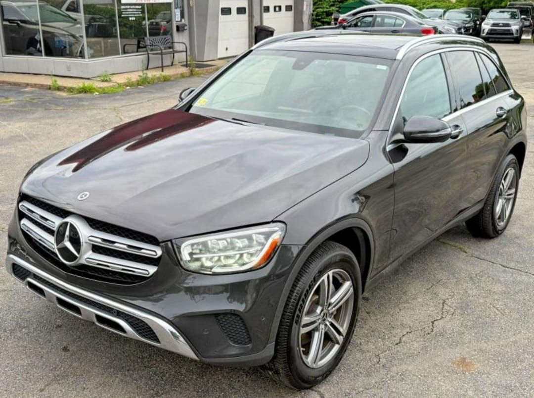 2022 Mercedes-Benz GLC 300 4MATIC. Low Mileage.