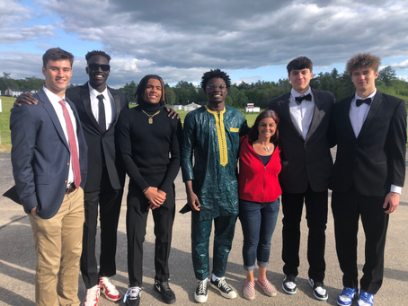 How a Teen Leadership Coach Can Help Your Teen Develop Confidence and Leadership Skills
