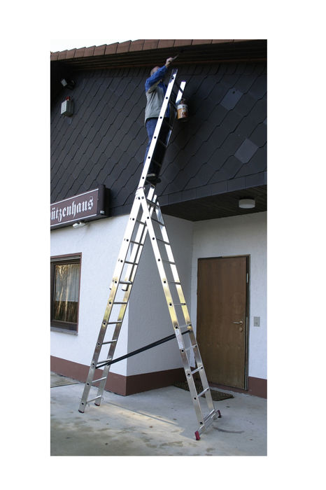 סולם רב שימושי (ג) לשימוש ביתי