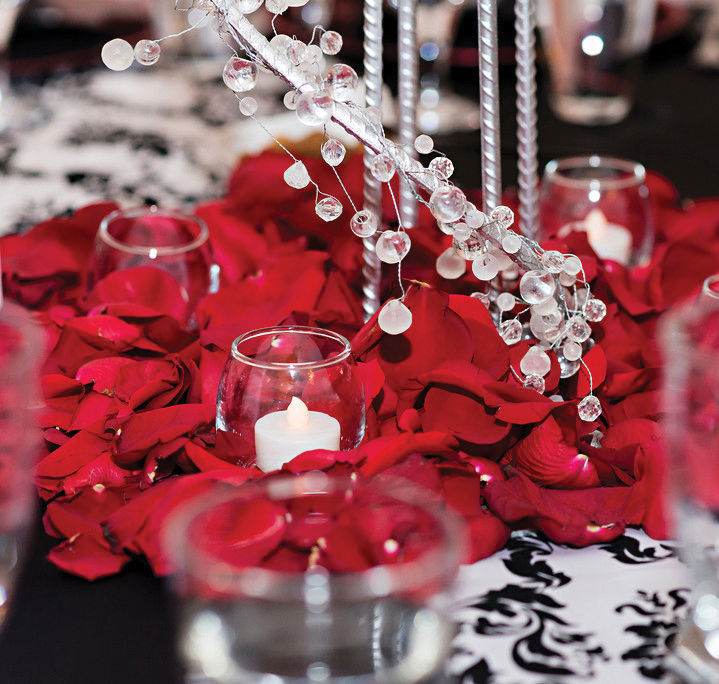 Beautiful Rose & Crystal Tablescape