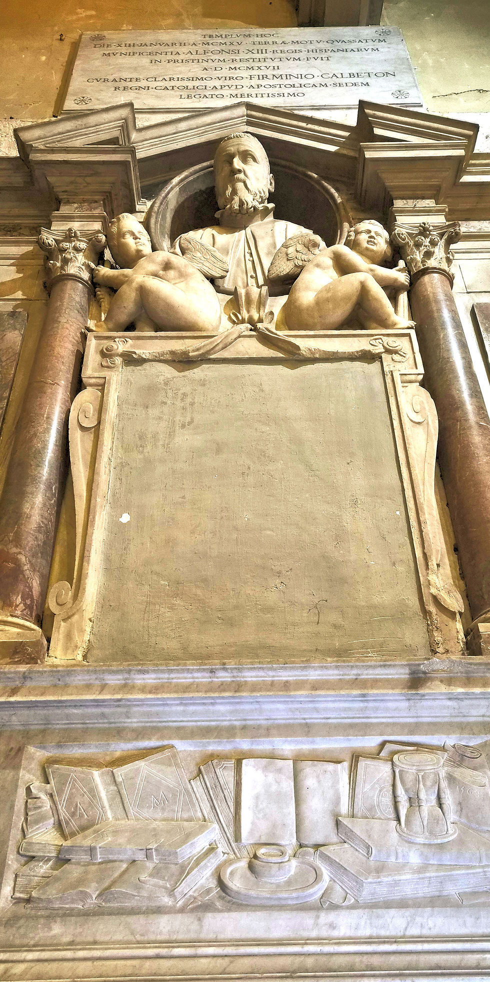 What a memento mori! This once famous scholar's wall tomb inscription at San Pietro in Montorio has been entirely lost to history. Only a few images to represent his accomplishments remain-- a disorderly collection of books, an inkwell, and an hourglass. The year 1568 appears to be scratched onto the cover of the book on the far right. His bust is flanked by two chubby winged cherubs and above his head is a plaque commemorating the Spanish monarch Alphonsus XIII, whose complicated and difficult life story we do know (click the link!). After reading the king's biography, I tend to think that in most cases it's better to end up an anonymous scholar, whose works are known only to God!