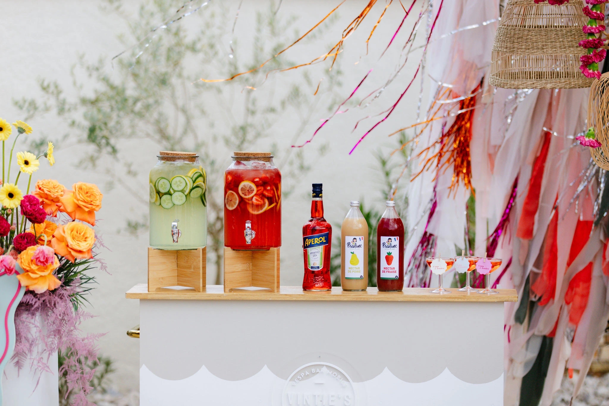 préparation de cocktails avec ingrédients frais pour événement responsable