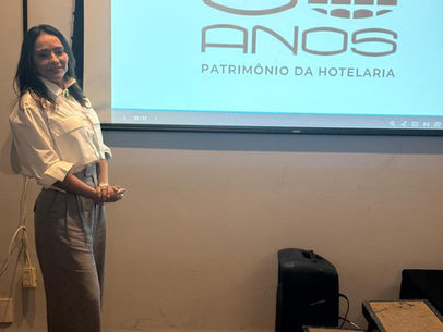 Colaboradores do Blue Tree Premium São Luís celebram 8 anos da rede no hotel e os 50 anos do prédio