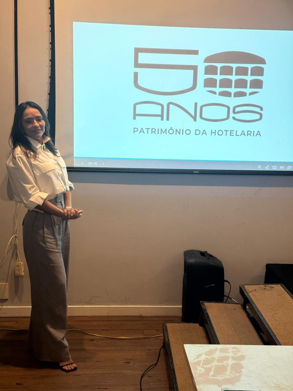 Colaboradores do Blue Tree Premium São Luís celebram 8 anos da rede no hotel e os 50 anos do prédio