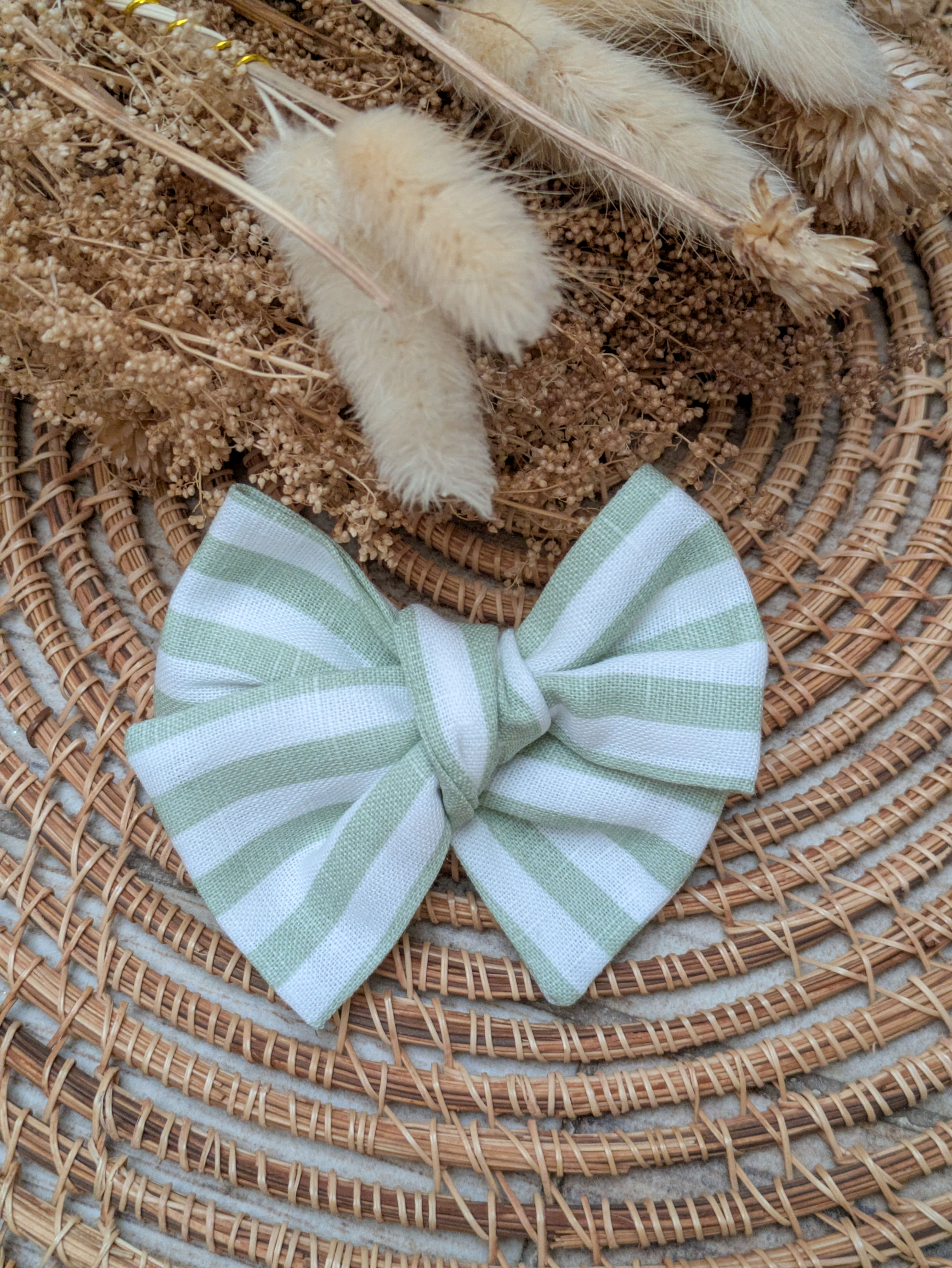 Nœud Butterfly Rayé Vert Amande