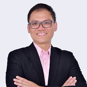 Pham portrait_edited.jpg