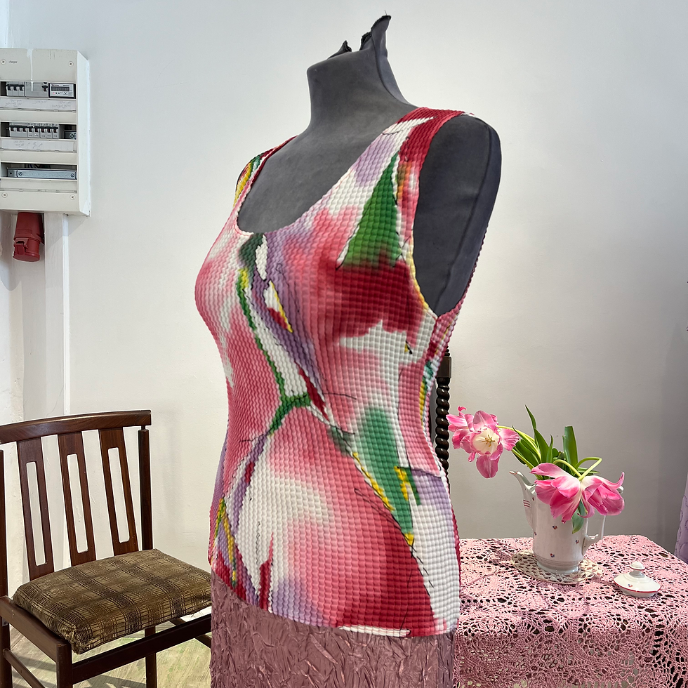 Thumbnail: colorful ruched top (~L)
