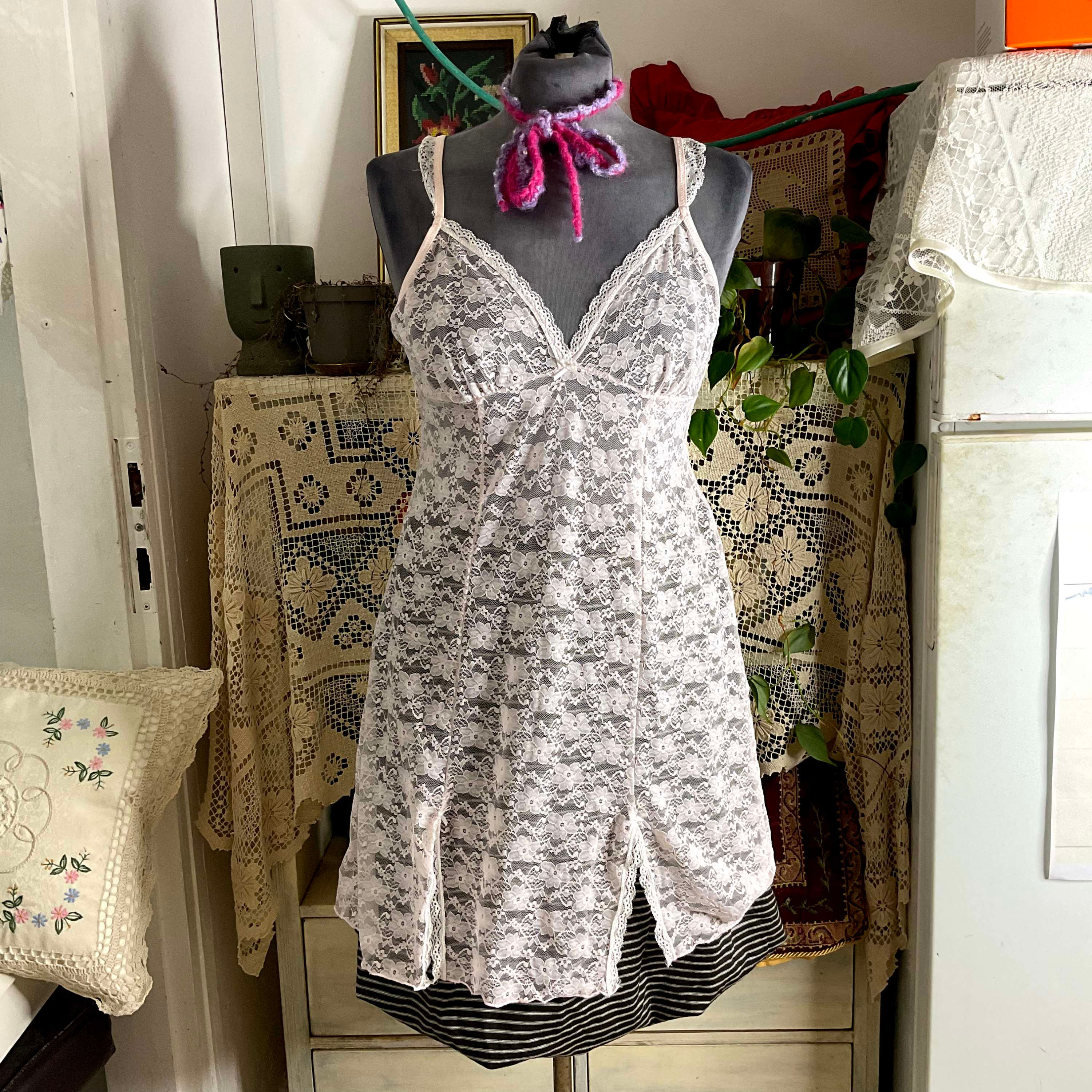 pink lace slip dress (S-L)