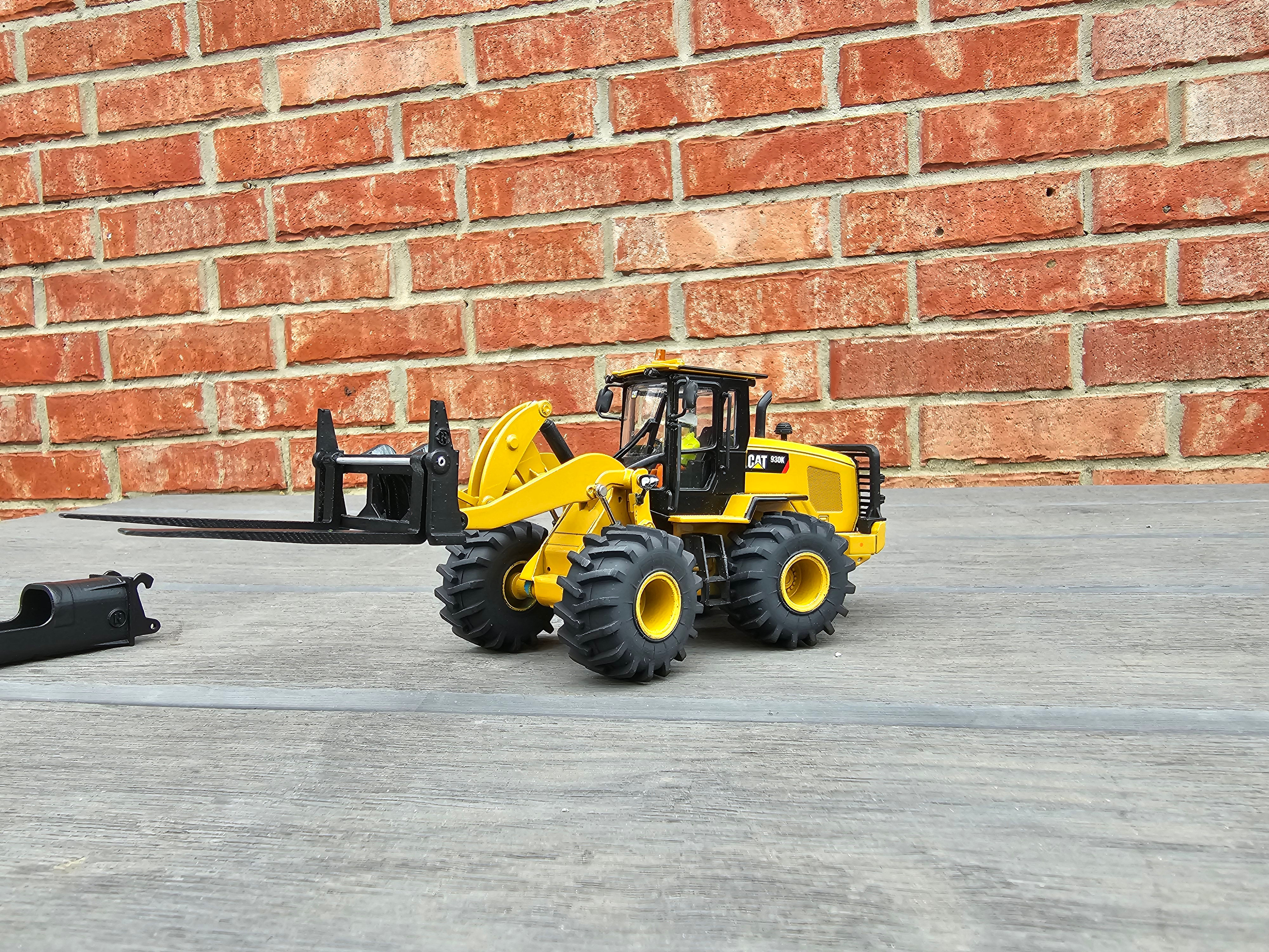 930 Oversized floaters