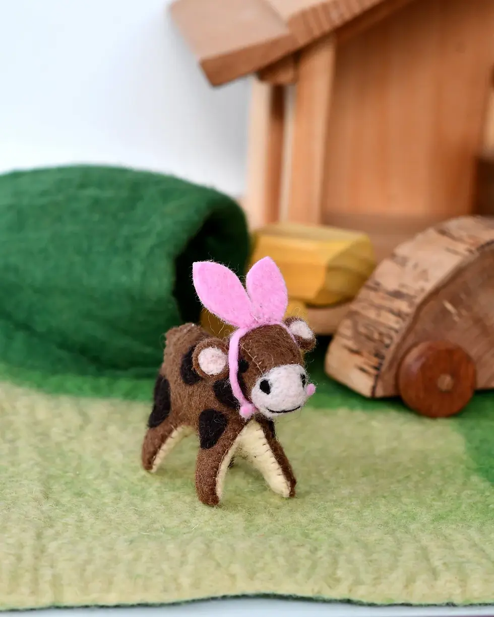 תמונה ממוזערת: Felt Brown Spotted Cow Toy with Headband