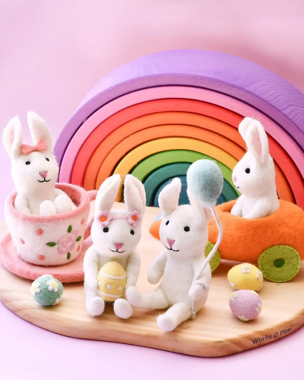 תמונה ממוזערת: Felt Rabbit with Easter Egg