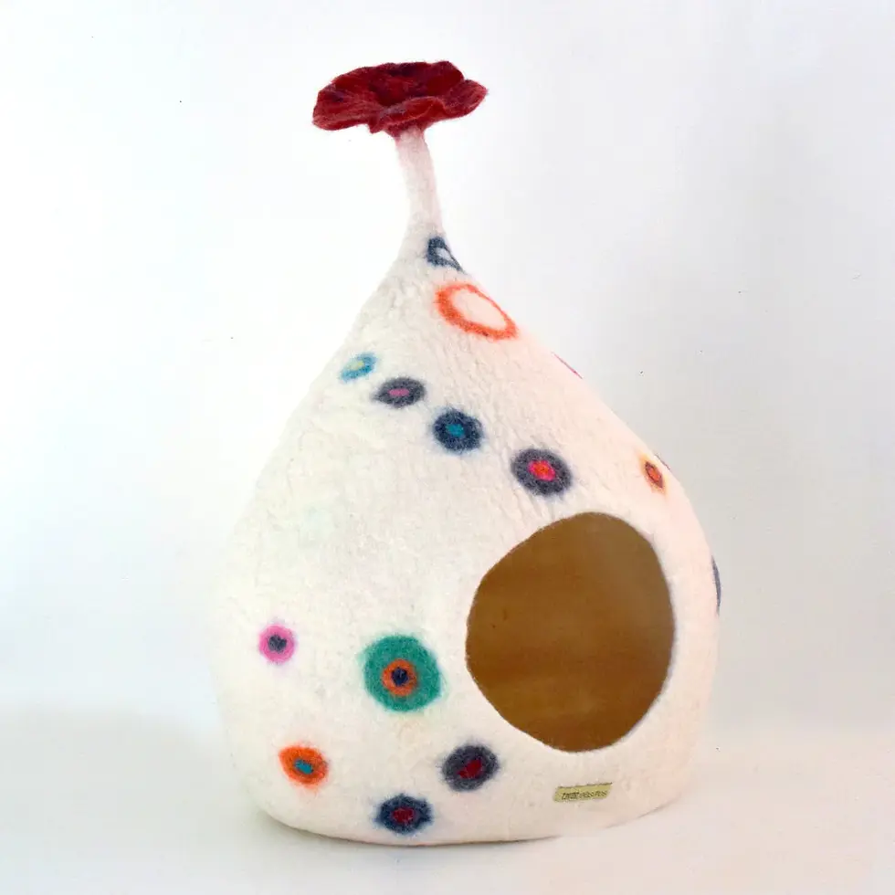 תמונה ממוזערת: Felt Cat Cave - Teardrop with Dots