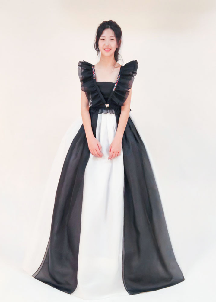 섬네일: B&W Dress