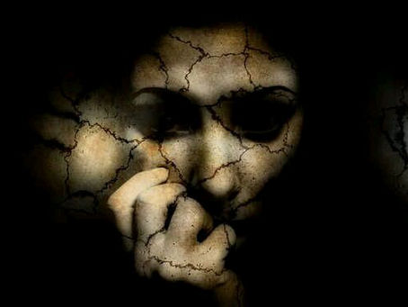 Mundos internos: Susurros en la penumbra.