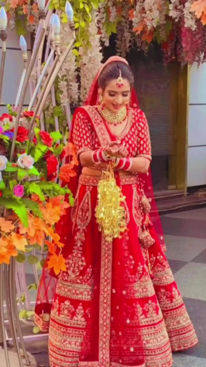 Thumbnail: Hand-Embellished Zari Work Bridal Lehenga