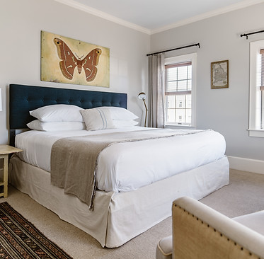 Lindsey Guesthouse _ Rooms 01-1.jpg