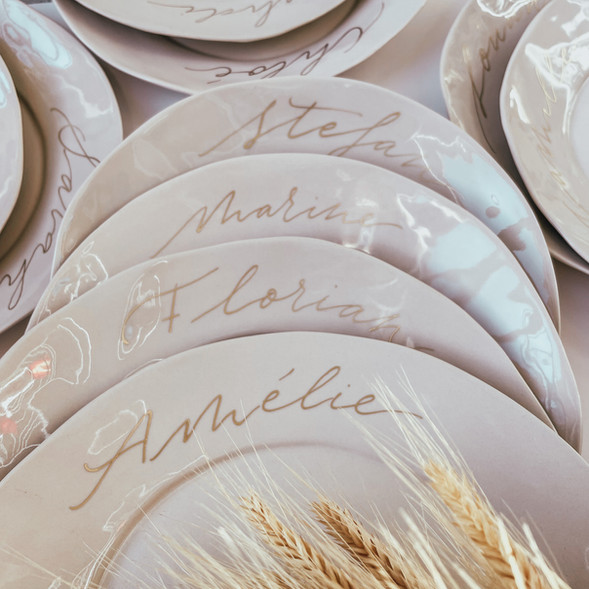 Assiettes calligraphiées