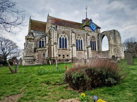 Winchelsea Church in Spring, St Thomas' Street, Winchelsea, East Sussex, England
