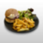 Cheese burger charolais au Cantal ou Roquefort, compotée d'oignons de Roscoff, frites maison taillées au couteau, salade