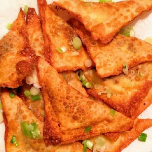 Fried Beef and Cheese Wontons