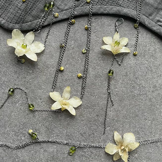 bijou fait main motif fleur mythique du japon