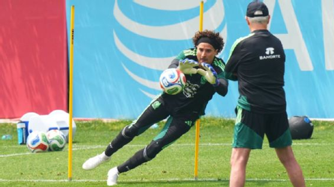 La charla 'secreta' entre Guillermo Ochoa y Javier Aguirre