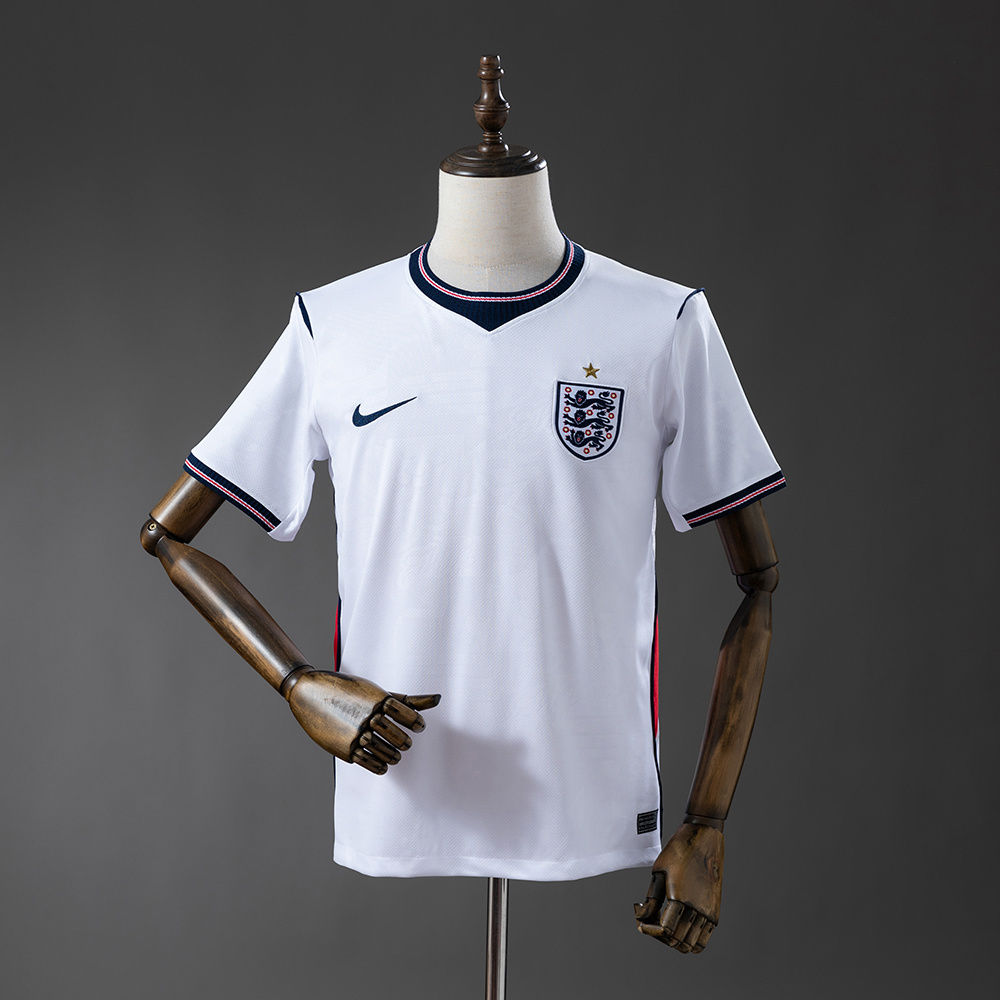 England Home Woman WC26