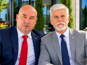 Prezident na summitu NATO chybět nemá. Vláda dělá chybu