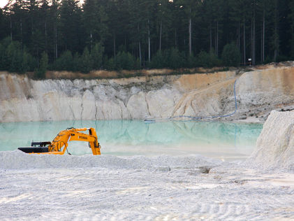 Descobrindo o Caulim: Um Tesouro Mineral Versátil