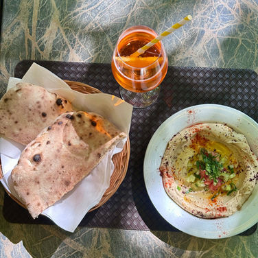 Hummus und Fladenbrot