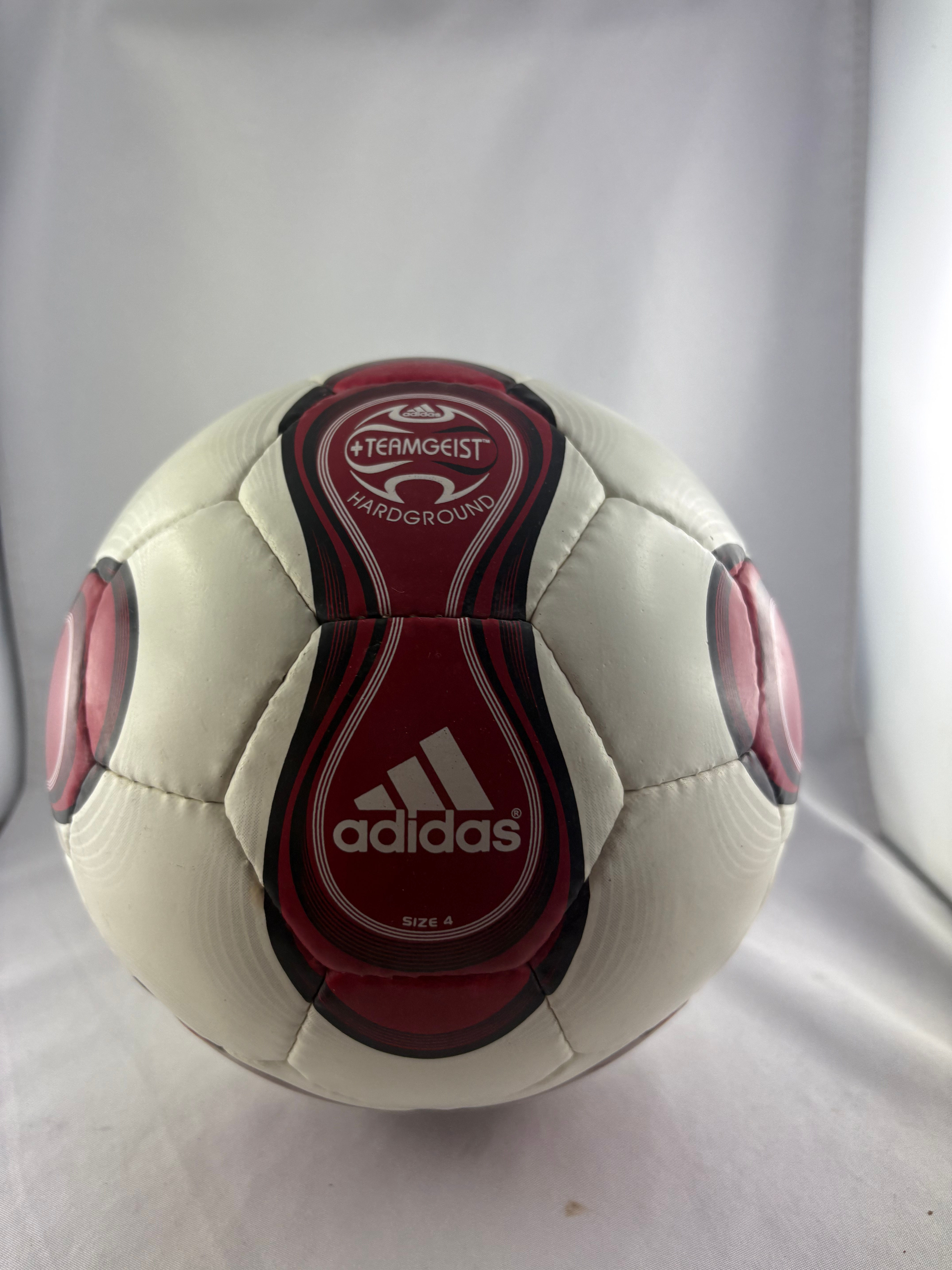 Ballon football Adidas Teamgeist Hardground 2006