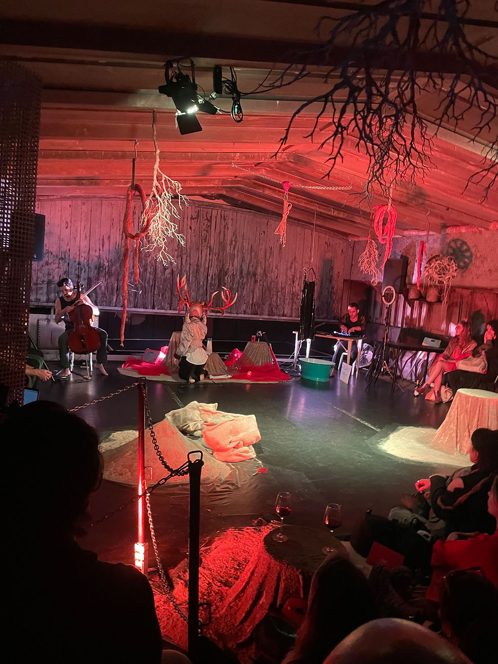 DESCENT at Hošek Contemporary: Ritual Grief in the Age of Scrolling