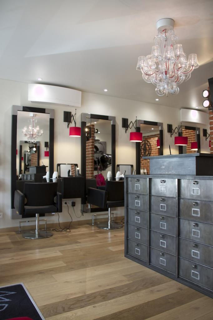 Salon de coiffure, style industriel zone coiffage