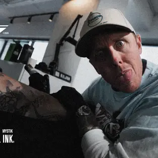 Mystik, Australian guest tattoo artist tattooing at Seoul Ink Tattoo Gangnam South Korea
