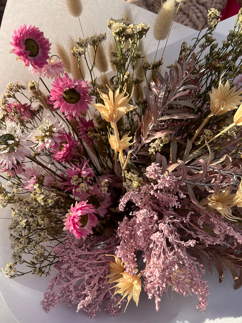 Thumbnail: Pastel dried bouquet