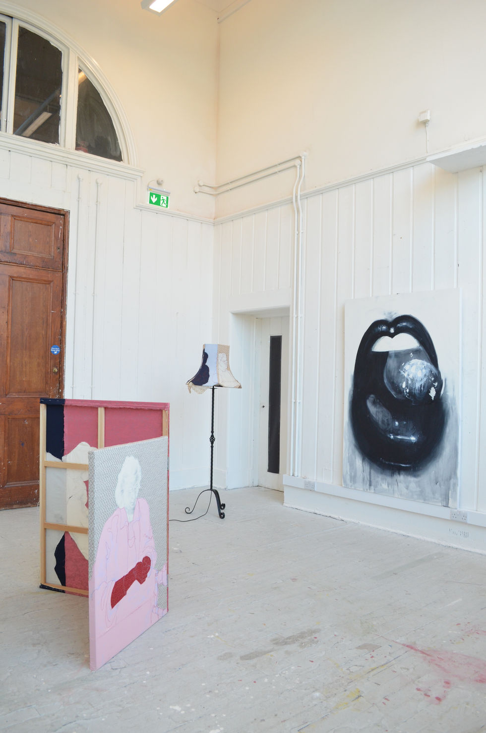 'Sheila Smith'
Reversible Draught Screen
Charcoal and Tailors Chalk on Machine-sewed Calico, Curtain, Rug and Pillowcase
130 x 56 x 122 cm
Exhibited with Daisy Arkwright