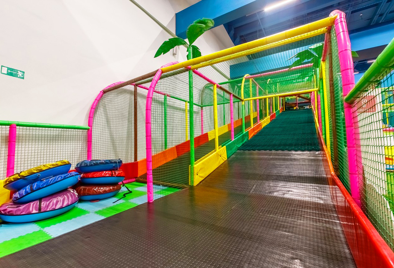 Joki joya ленинский. Йоки джой парк развлечений спб. Игровой центр джоки джоя. Тц колумбус джоки джоя. Joki joya, москва, 7-я кожуховская улица.