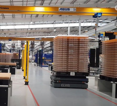 OliRobot MiR650 Pallet Rack AMR Palletising Cell.JPG