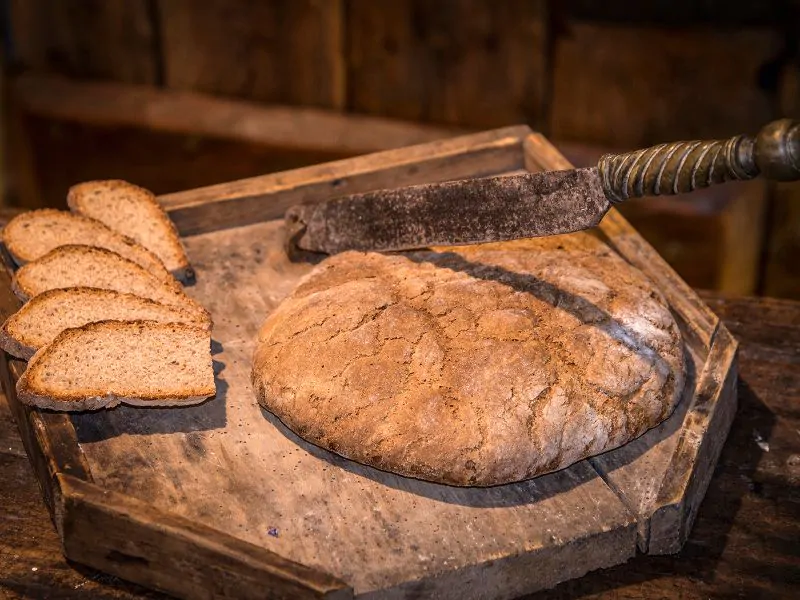 pane-nero-di-coimo-dop.webp